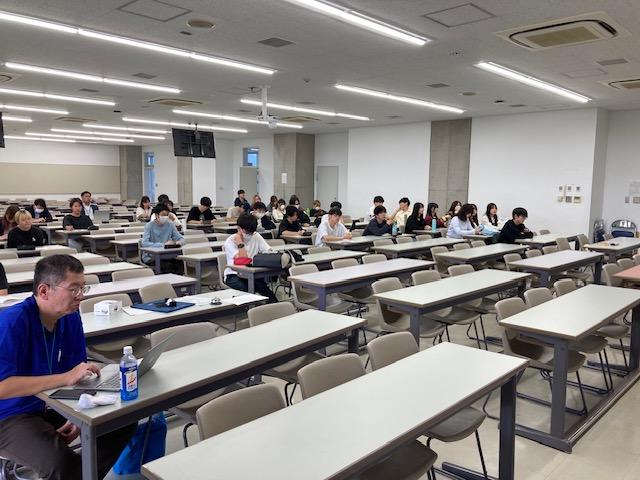 報告会会場_141講義室.jpeg