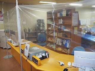 s-07-図書館カウンター.jpg